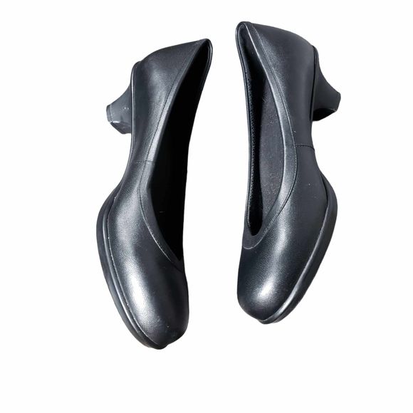 Crocs Grace Heel size 7 Leather Comfort Slip on Short Heel Pump No Box - Picture 2 of 8